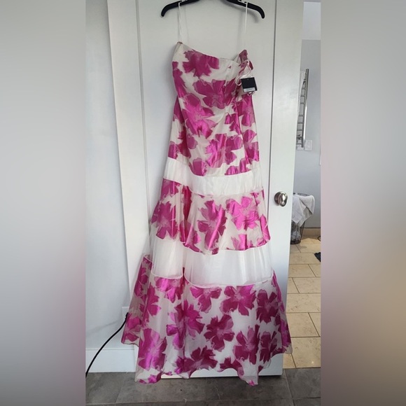 NEW NWT Pamella Pink Floral Gown Long Fitted Size 8 MSRP $1350 - Picture 3 of 5